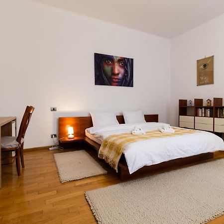 Residence 48 Beautiful Building Within Moments From The Old Town Of Brașov Exterior foto