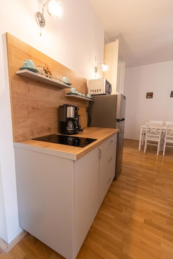 Residence 48 Beautiful Building Within Moments From The Old Town Of Brașov Exterior foto