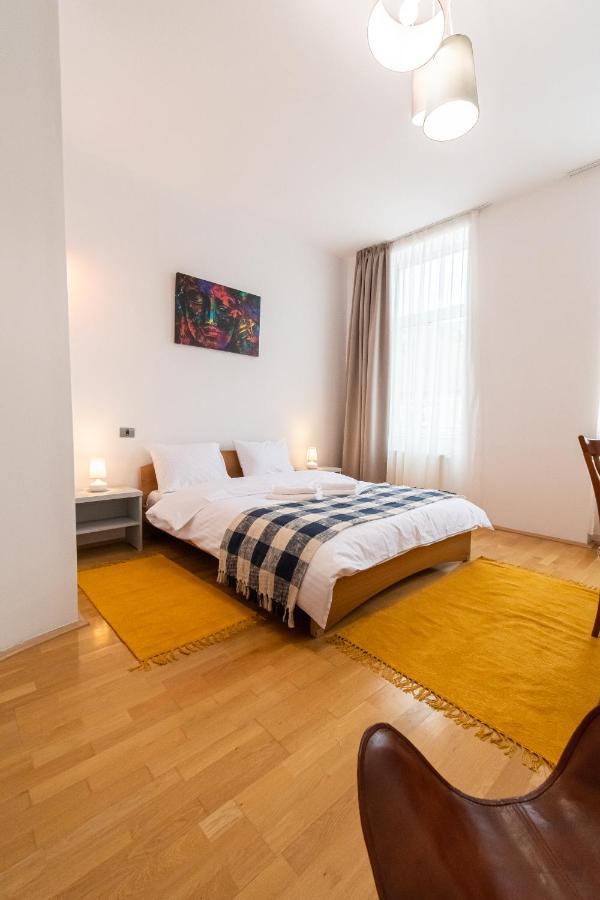 Residence 48 Beautiful Building Within Moments From The Old Town Of Brașov Exterior foto