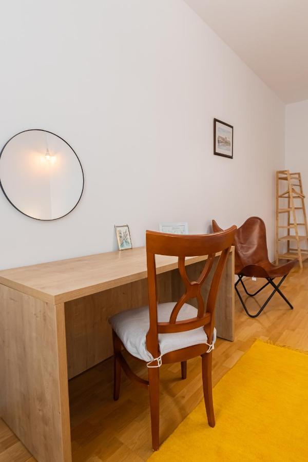 Residence 48 Beautiful Building Within Moments From The Old Town Of Brașov Exterior foto