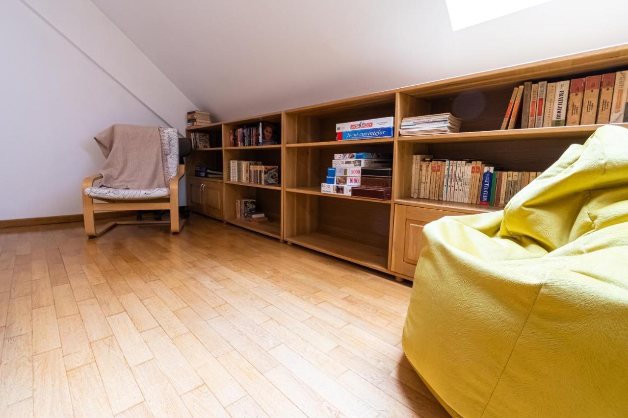 Residence 48 Beautiful Building Within Moments From The Old Town Of Brașov Exterior foto
