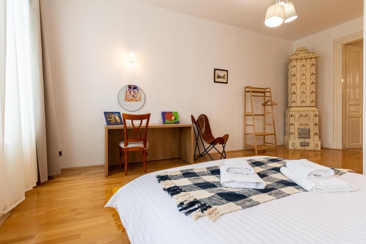 Residence 48 Beautiful Building Within Moments From The Old Town Of Brașov Exterior foto