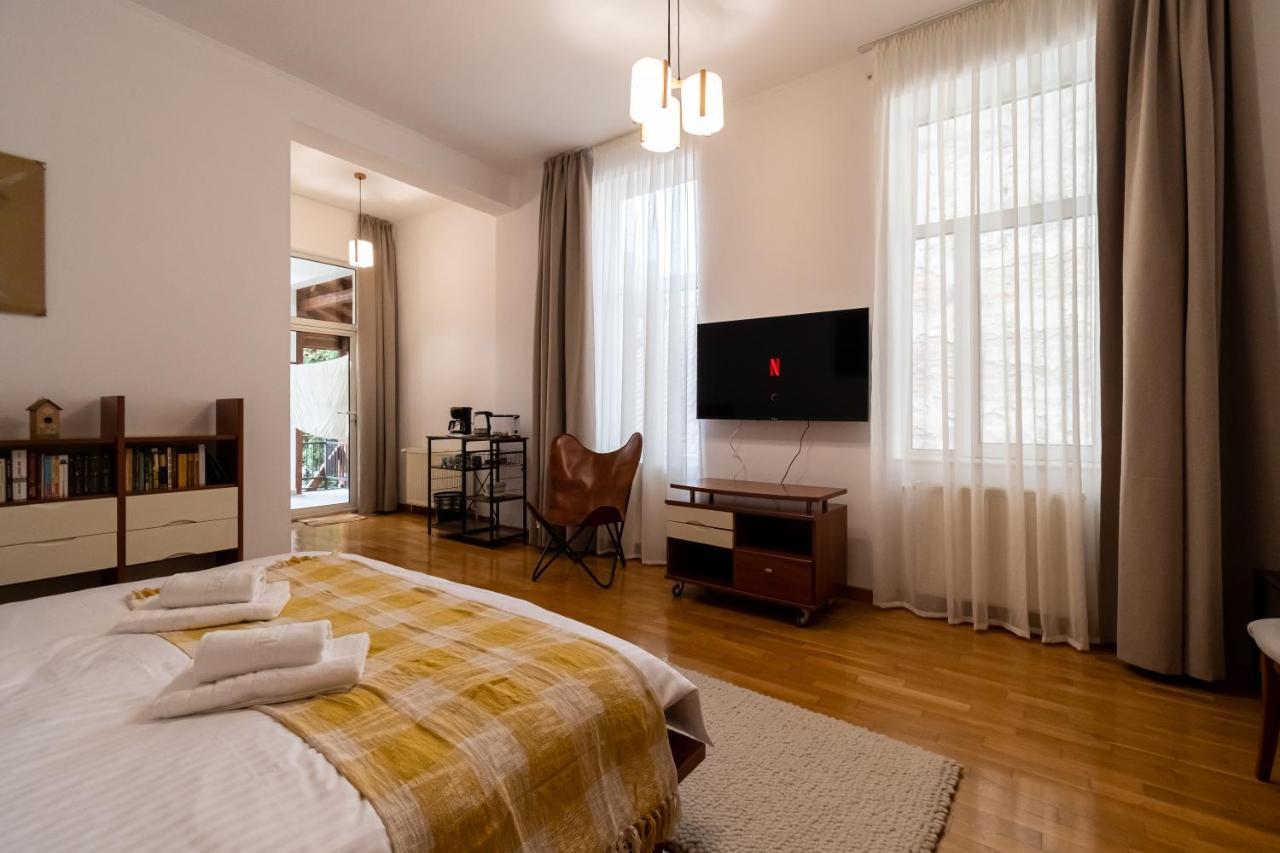 Residence 48 Beautiful Building Within Moments From The Old Town Of Brașov Exterior foto