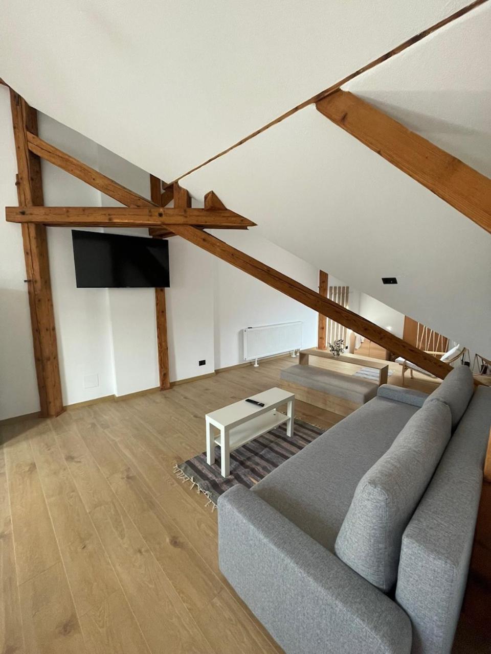 Residence 48 Beautiful Building Within Moments From The Old Town Of Brașov Exterior foto