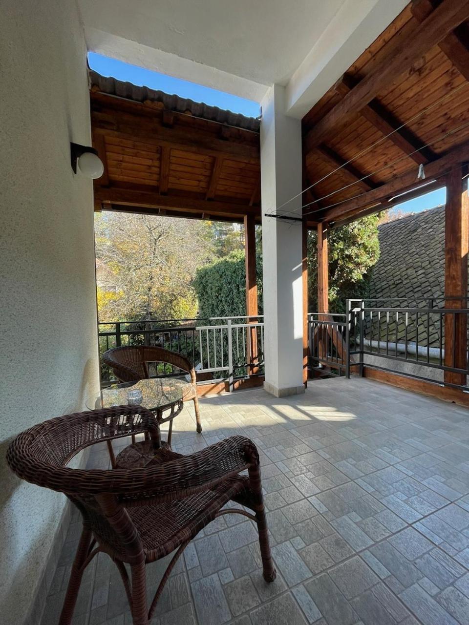 Residence 48 Beautiful Building Within Moments From The Old Town Of Brașov Exterior foto
